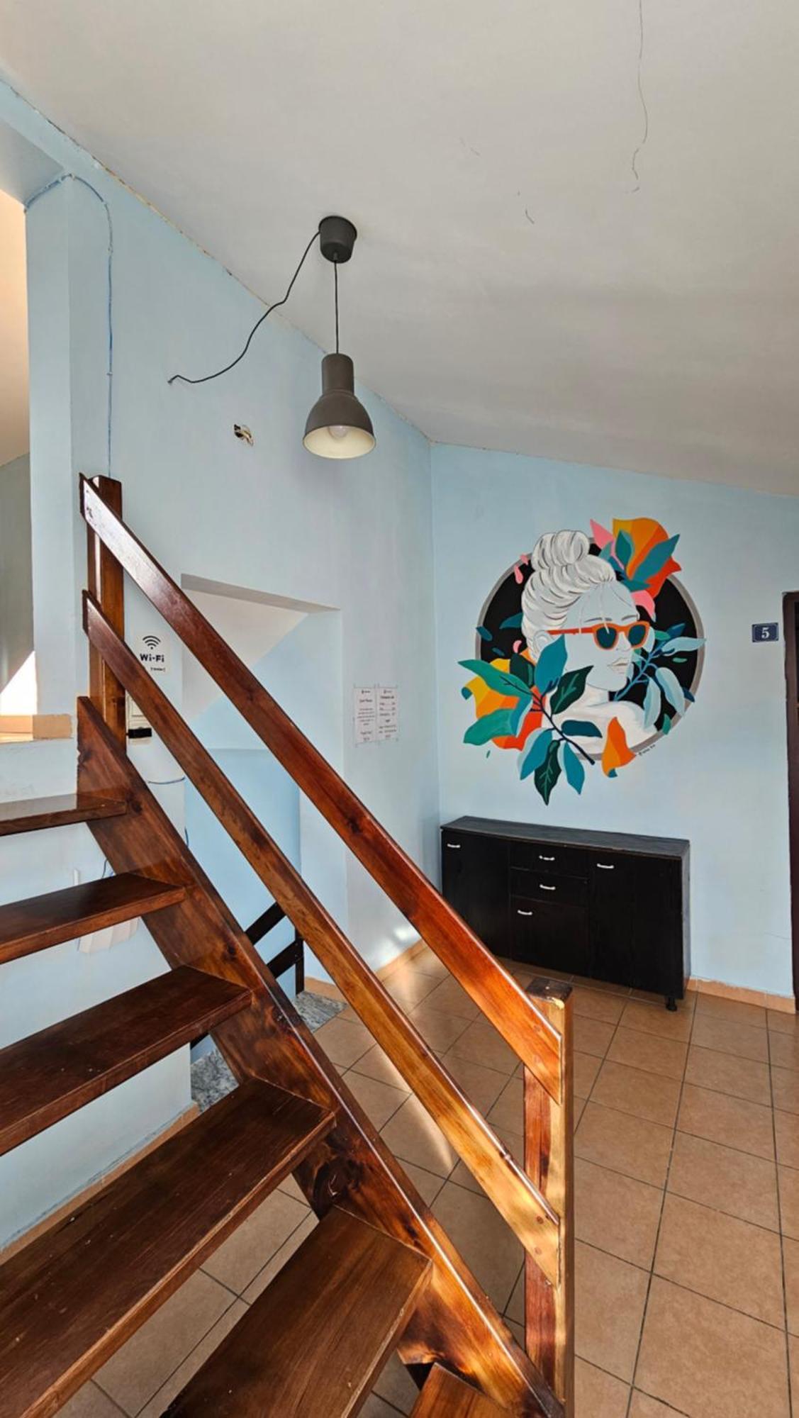 Traveler Hostel Шкодер Экстерьер фото