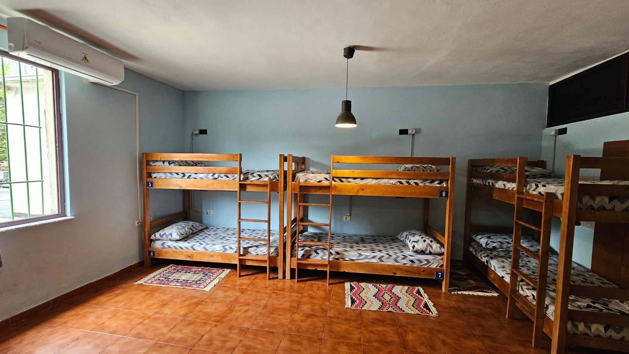 Traveler Hostel Шкодер Экстерьер фото
