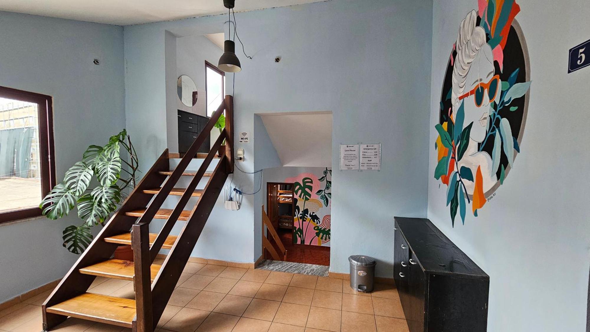 Traveler Hostel Шкодер Экстерьер фото